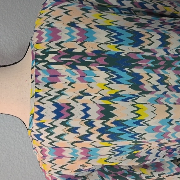 KARINA GRIMALDI Silk Blouse V Neck Chevron Multicolor Pattern Sz Large - Picture 7 of 11